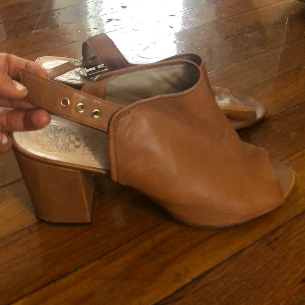 9.5 gorgeous Vince Camuto summer heels